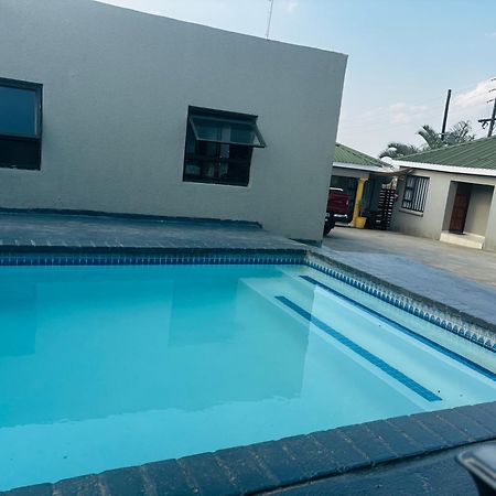 Btv Guesthouse Hazyview Eksteriør bilde